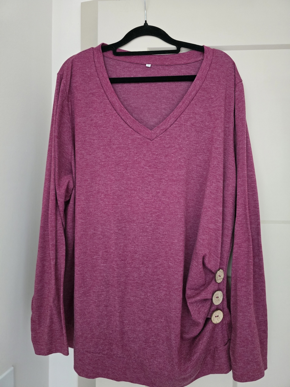 Women's V-Neck Long Sleeve Top in Heather Raspberry